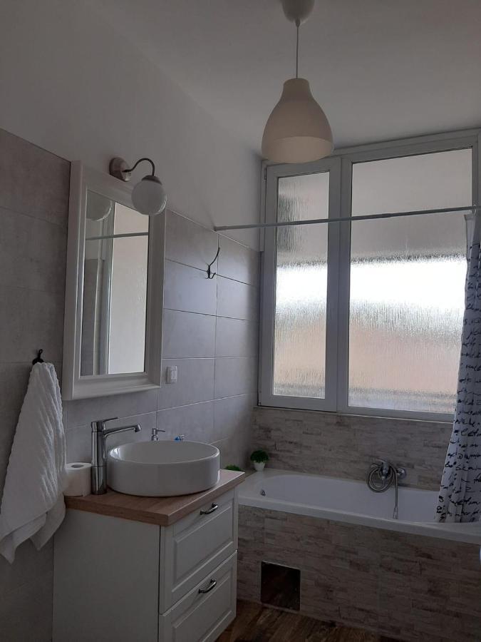 Elegant Inn Gospić Екстериор снимка